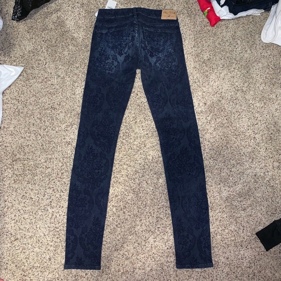 Hollister skinny decal pants - Picture 4 of 6